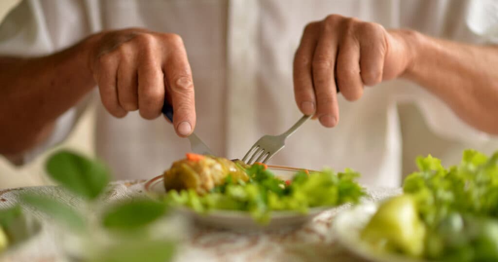 5 thực phẩm nên tránh sau tuổi 40