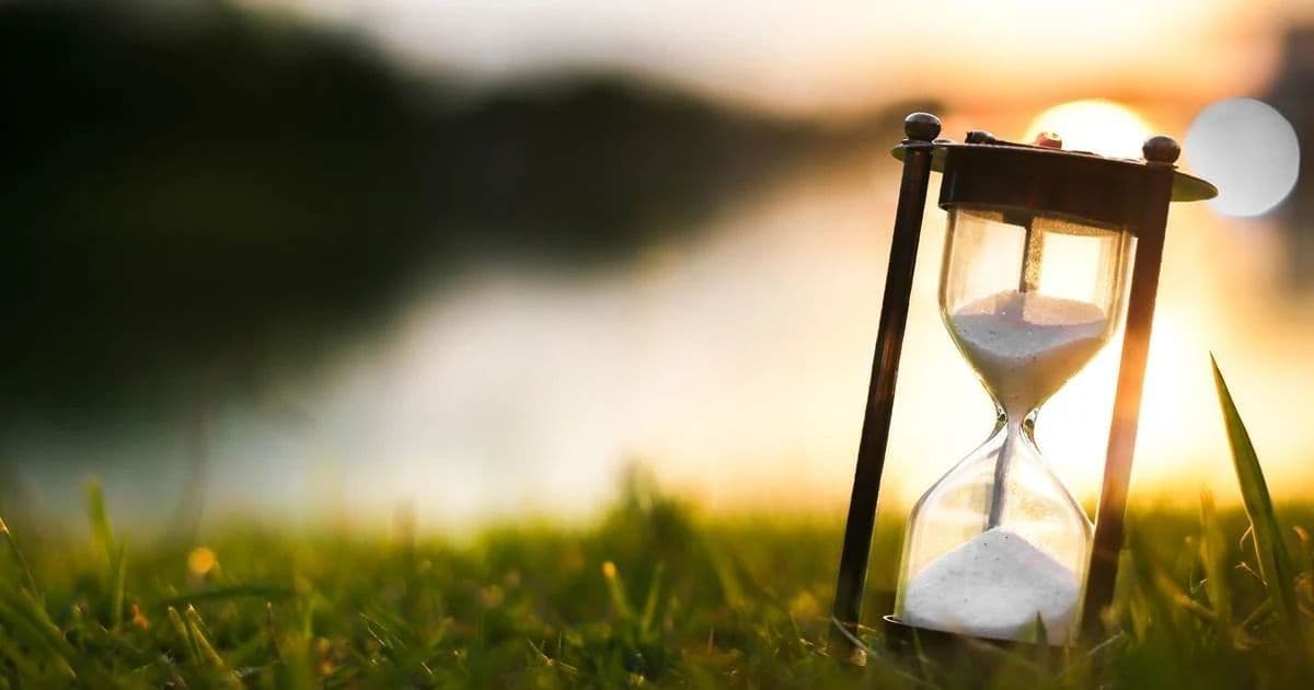 Sống chậm lại để hiểu mình hơn trong một thế giới quá vội